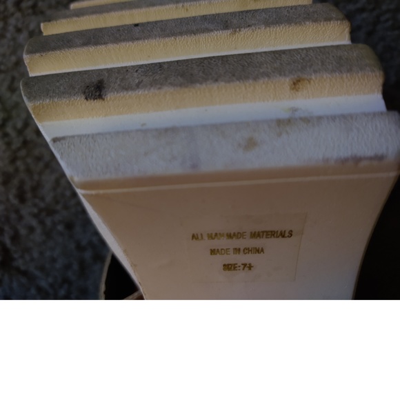 WILD DIVA - SIZE 7.5 - CHUNKY HEELED BROWN PLATFORM - VERY NICE - Picture 5 of 7